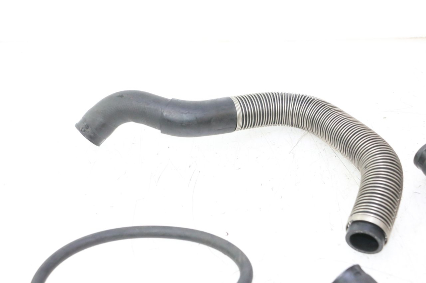 photo de TUBO DEL RADIATORE SUZUKI GSR 600 (2005 - 2012) - Vista d'insieme del prodotto