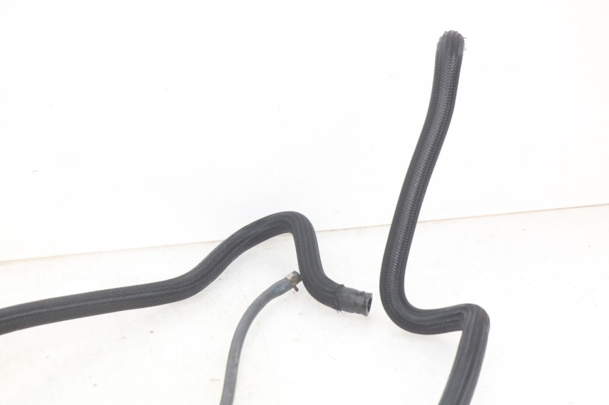 photo de TUBO DEL RADIATORE SYM GTS EFI 125 (2012 - 2016) - Zoom sullo stato d'uso