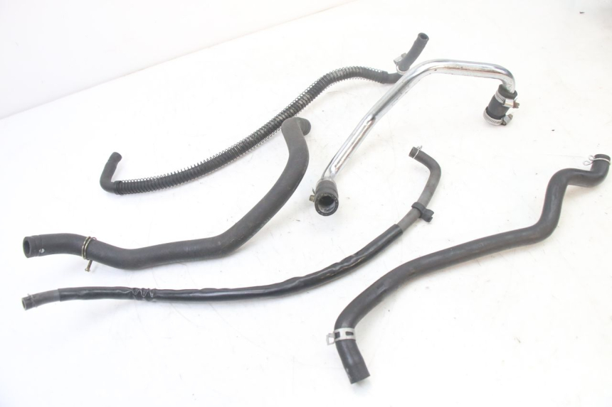 photo de Tubo del radiatore KYMCO XCITING 500 (2007 - 2010) - Zoom sullo stato d'uso