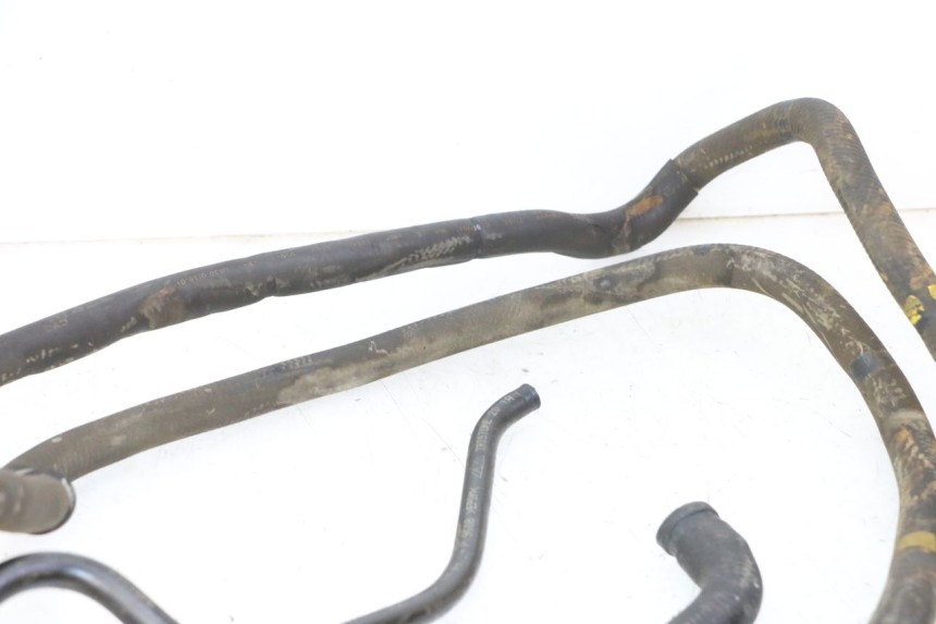 photo de TUBO RADIATORE PIAGGIO MP3 LT 300 (2010 - 2016) - Primo piano tecnico