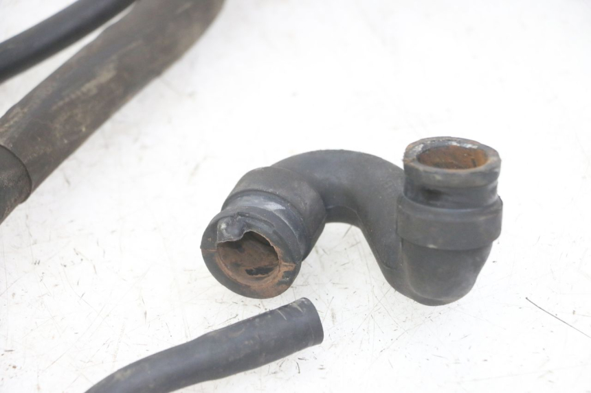 photo de TUBO DEL RADIATORE GILERA NEXUS 125 (2009 - 2013) - Primo piano tecnico