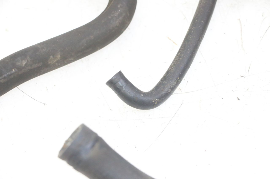 photo de TUBO DEL RADIATORE GILERA NEXUS 125 (2009 - 2013) - Dettagli dei punti di fissaggio