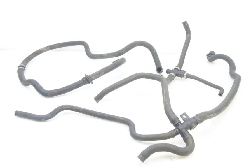 photo de TUBO DEL RADIATORE PIAGGIO VESPA GRANTURISMO 125 (2003 - 2007) - Vista principale