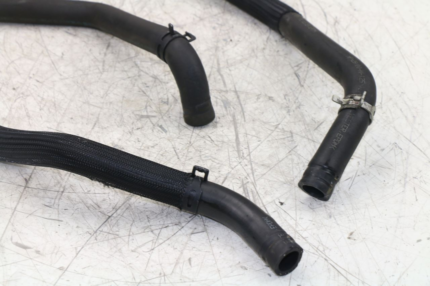 photo de Tubo del radiatore PEUGEOT SATELIS 125 (2010 - 2012) - Zoom sullo stato d'uso