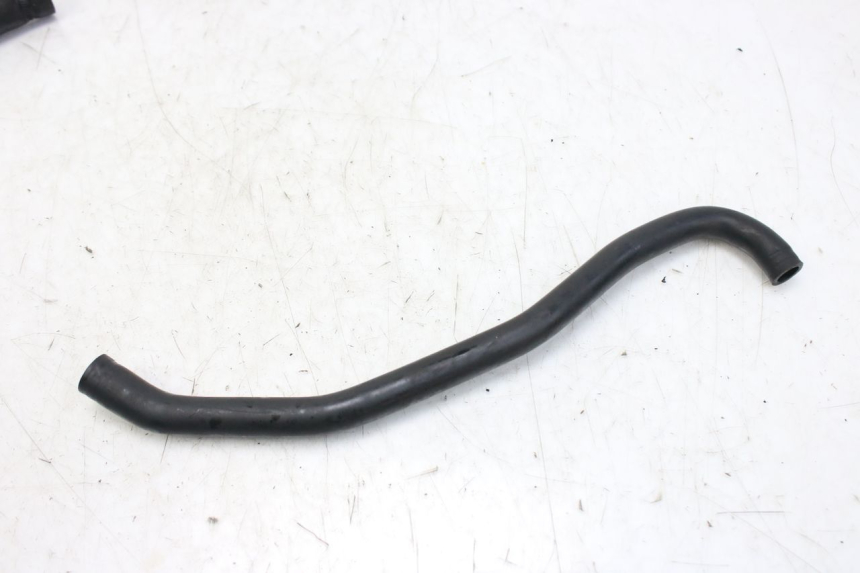 photo de TUBO DEL RADIATORE TRIUMPH SPRINT ST 955 (1999 - 2001) - Primo piano tecnico