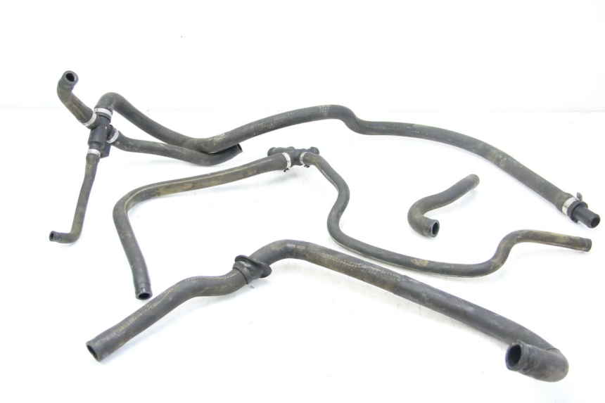 photo de TUBO DEL RADIATORE PIAGGIO VESPA GRANTURISMO 125 (2003 - 2007) - Vista principale