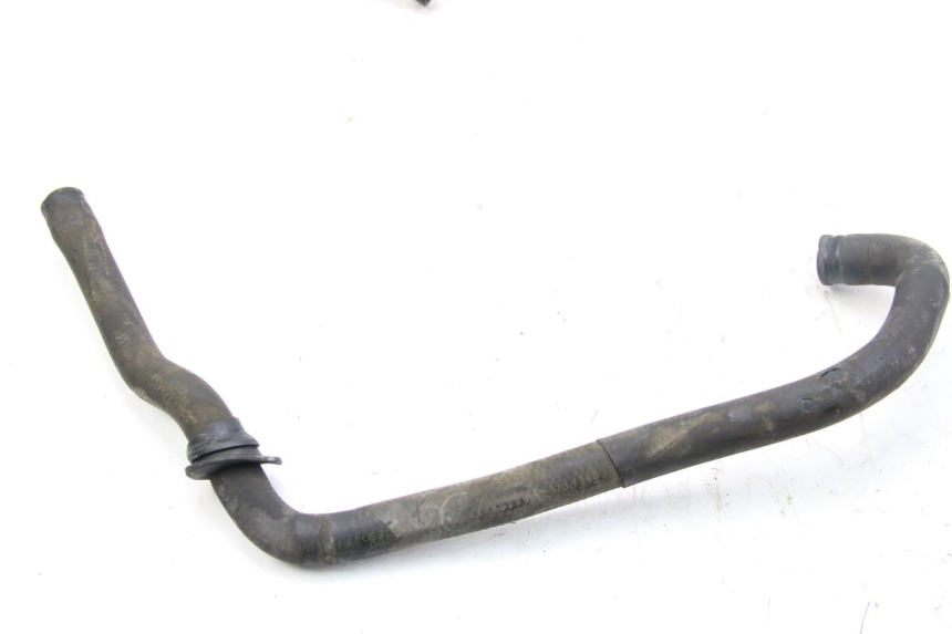 photo de TUBO DEL RADIATORE PIAGGIO VESPA GRANTURISMO 125 (2003 - 2007) - Stato della superficie e materiale