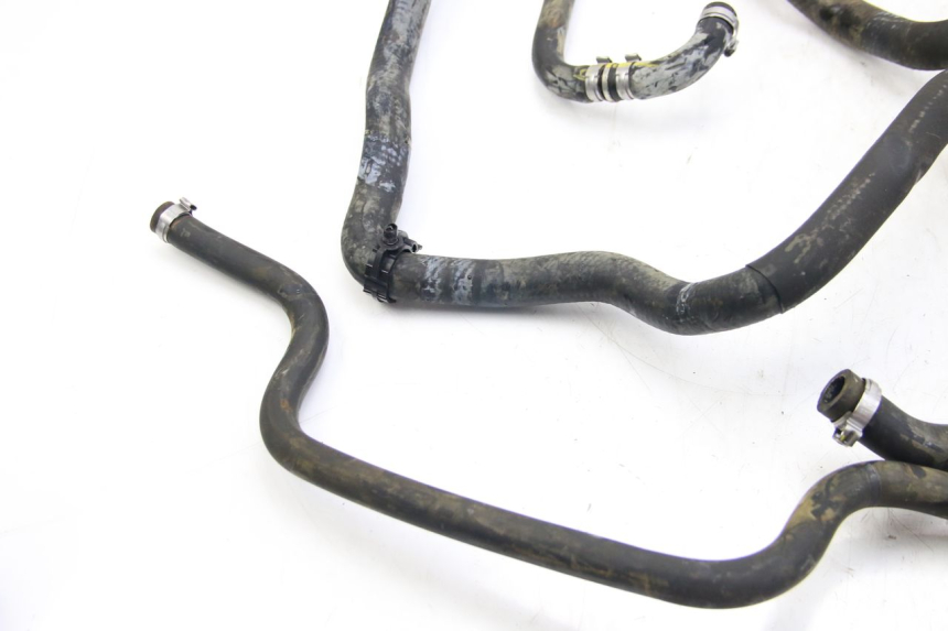 photo de TUBO DEL RADIATORE PIAGGIO VESPA GTS SUPER IE 125 (2009 - 2016) - Dettaglio del componente