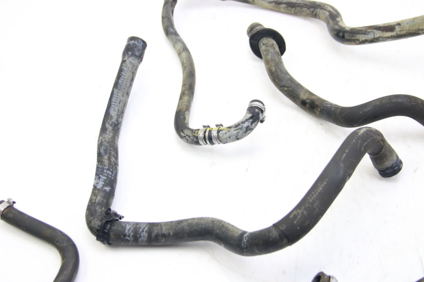 photo de TUBO DEL RADIATORE PIAGGIO VESPA GTS SUPER IE 125 (2009 - 2016) - Zoom sullo stato d'uso