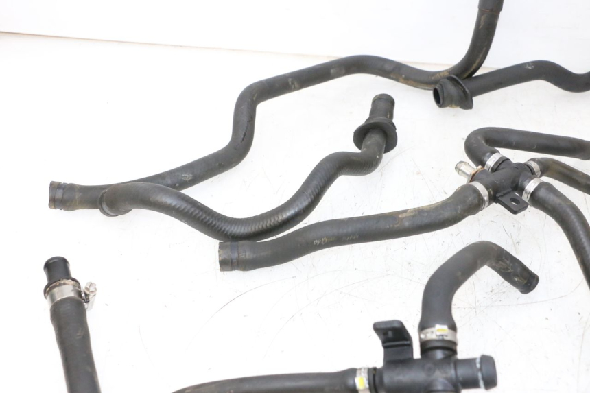 photo de TUBO DEL RADIATORE PIAGGIO VESPA GTS SUPER IE 125 (2009 - 2016) - Zoom sullo stato d'uso