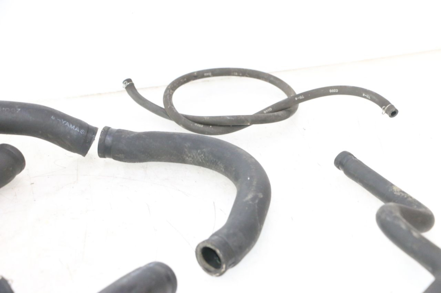 photo de TUBO DEL RADIATORE HONDA VFR FI RC46 800 (1998 - 2001) - Stato della superficie e materiale