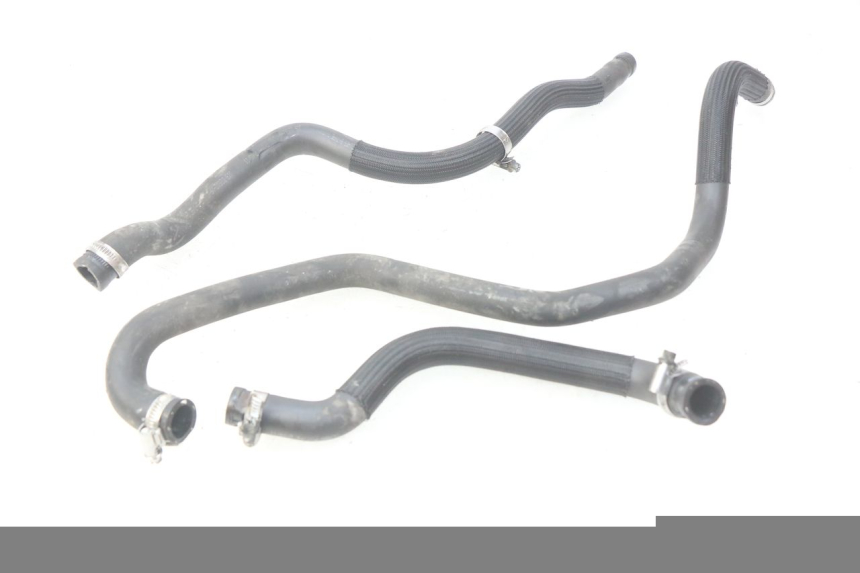 photo de TUBO DEL RADIATORE YAMAHA X-MAX XMAX 125 (2010 - 2013) - Vista principale