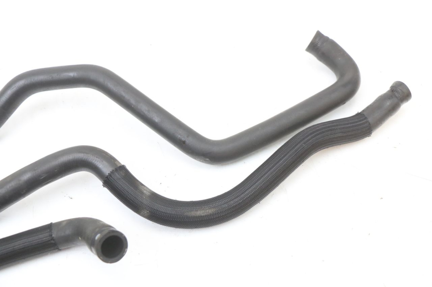 photo de TUBO DEL RADIATORE YAMAHA X-MAX XMAX 125 (2010 - 2013) - Zoom sullo stato d'uso