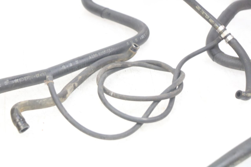 photo de TUBO DEL RADIATORE PIAGGIO X9 125 (2000 - 2003) - Zoom sullo stato d'uso