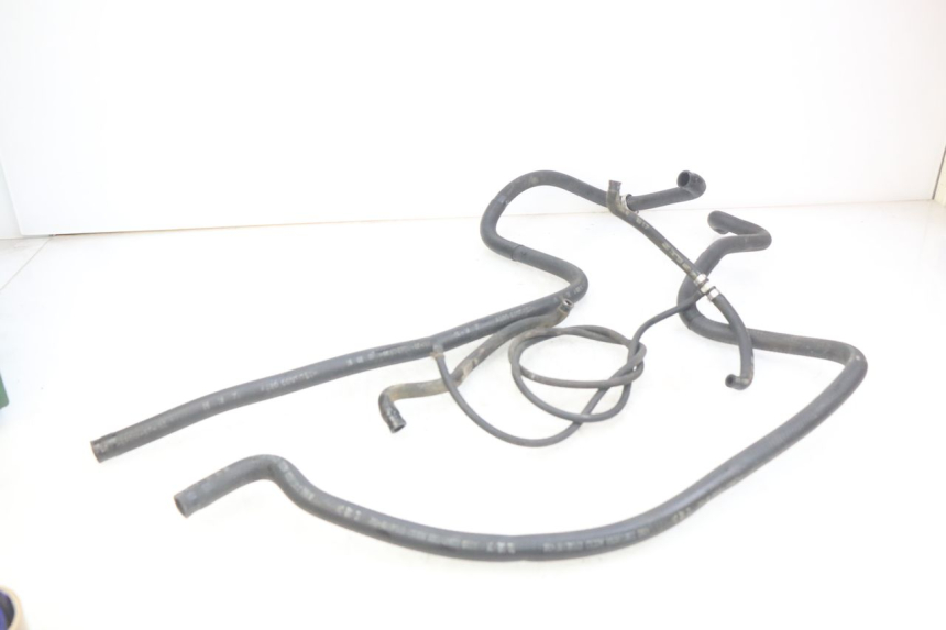 photo de TUBO DEL RADIATORE PIAGGIO X9 125 (2000 - 2003) - Altra angolazione