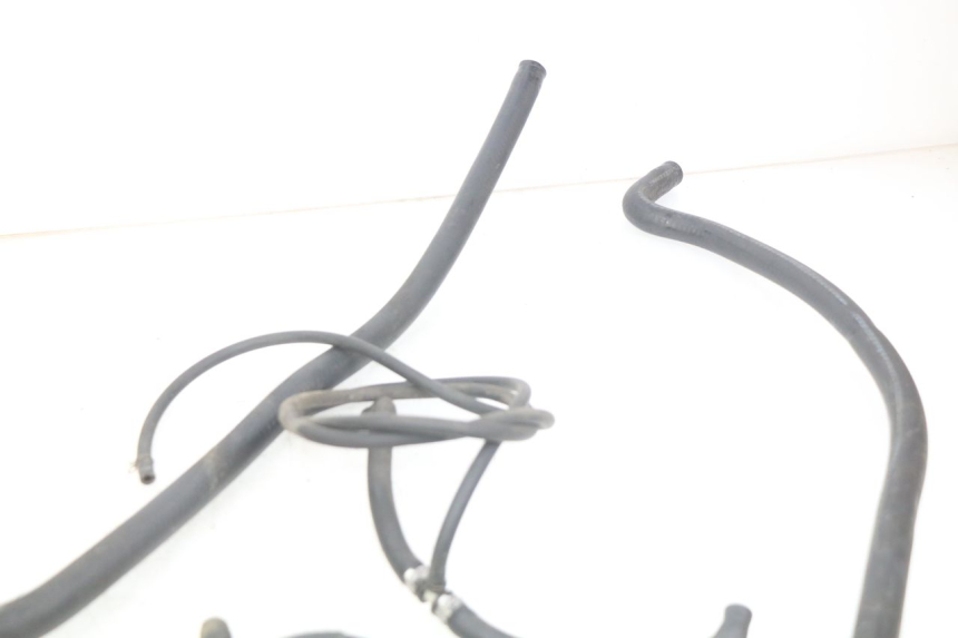 photo de TUBO DEL RADIATORE PIAGGIO X9 125 (2000 - 2003) - Vista d'insieme del prodotto