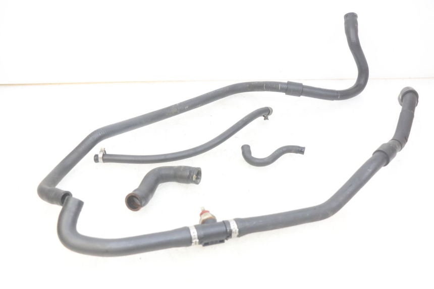 photo de TUBO DEL RADIATORE PIAGGIO XEVO - X EVO 125 (2007 - 2017) - Vista principale