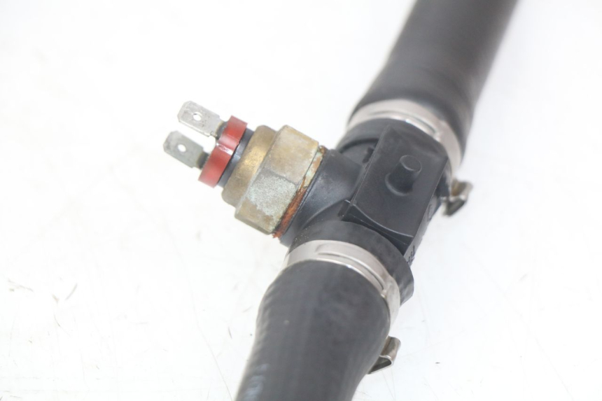 photo de TUBO DEL RADIATORE PIAGGIO XEVO - X EVO 125 (2007 - 2017) - Dettaglio del componente