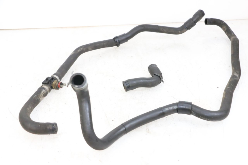 photo de TUBO DEL RADIATORE PIAGGIO XEVO - X EVO 125 (2007 - 2017) - Vista principale