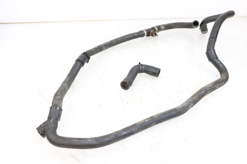 photo de TUBO DEL RADIATORE PIAGGIO XEVO - X EVO 125 (2007 - 2017) - Dettaglio del componente