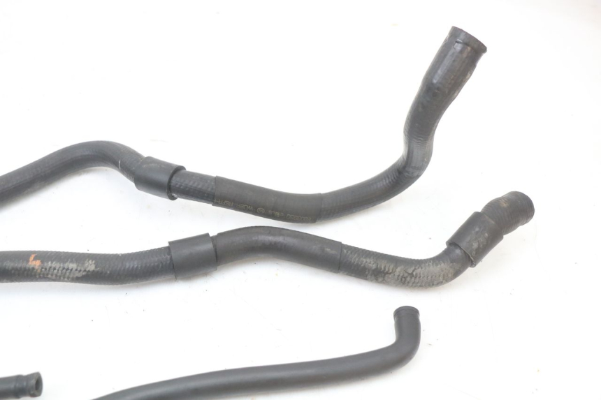 photo de TUBO DEL RADIATORE PIAGGIO XEVO - X EVO 125 (2007 - 2017) - Altra angolazione