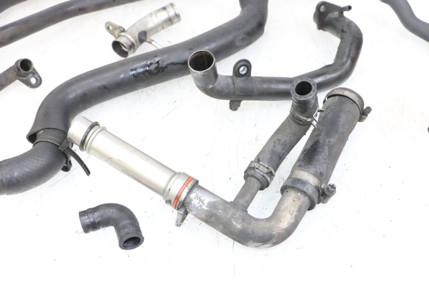 photo de TUBO YAMAHA FZ1 FAZER 1000 (2007 - 2009) - Primo piano tecnico