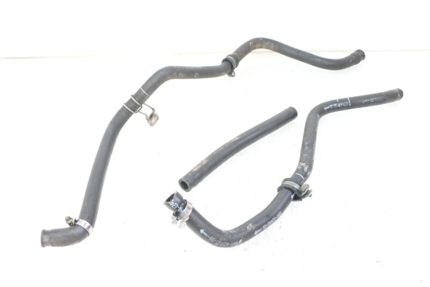 photo de TUBO DEL RADIATORE YAMAHA YP MAJESTY 125 (2007 - 2010) - Vista principale