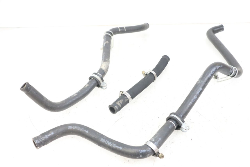 photo de TUBO DEL RADIATORE YAMAHA YP MAJESTY 125 (2002 - 2006) - Vista principale