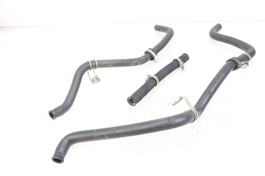 photo de TUBO DEL RADIATORE YAMAHA YP MAJESTY 125 (2002 - 2006) - Dettaglio del componente