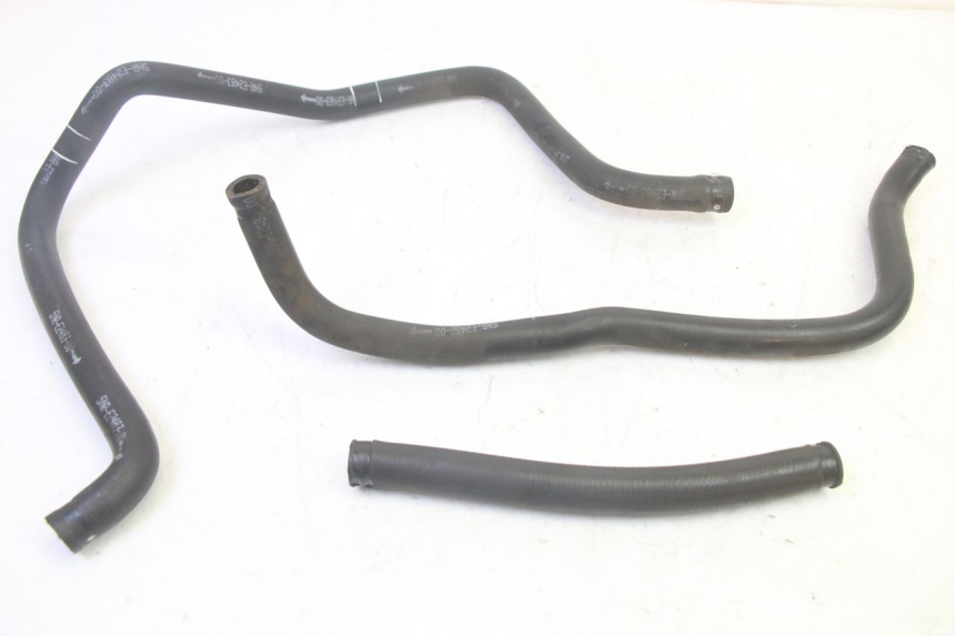 photo de TUBO DEL RADIATORE YAMAHA YP MAJESTY 125 (2007 - 2010) - Vista principale