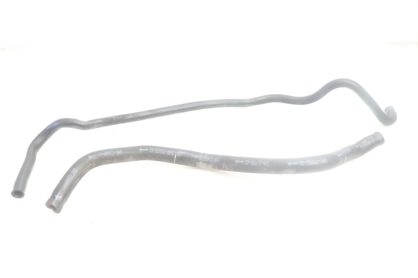 photo de TUBO DEL RADIATORE YAMAHA YP MAJESTY 125 (2002 - 2006) - Zoom sullo stato d'uso