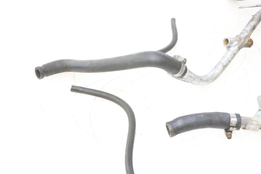 photo de TUBO RADIATORE YAMAHA YP MAJESTY 125 (1998 - 2001) - Vista d'insieme del prodotto