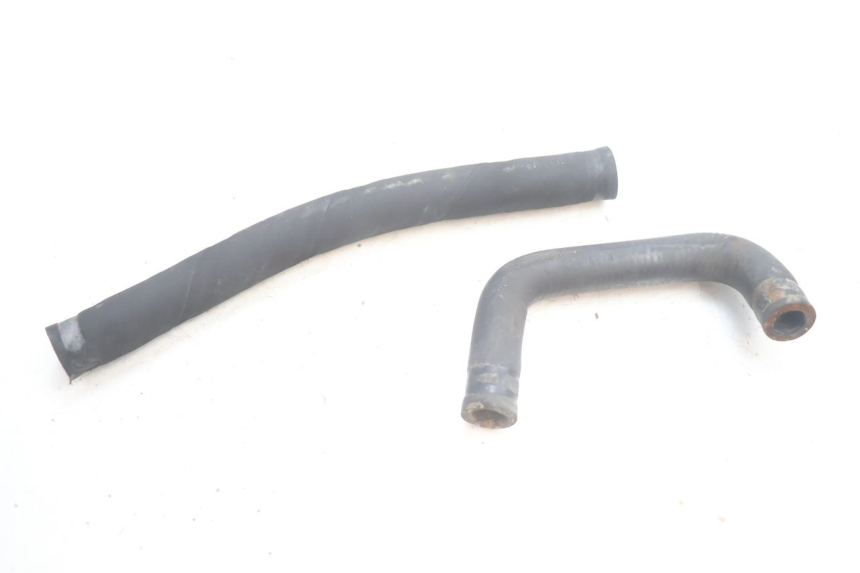 photo de TUBO DEL RADIATORE YAMAHA YP MAJESTY 125 (2002 - 2006) - Primo piano tecnico