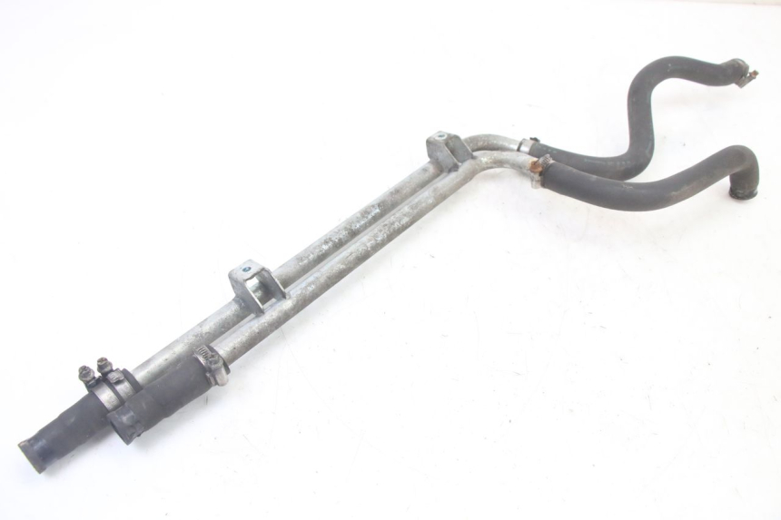 photo de Tubo del radiatore YAMAHA YP X-MAX XMAX 400 (2014 - 2017) - Primo piano tecnico