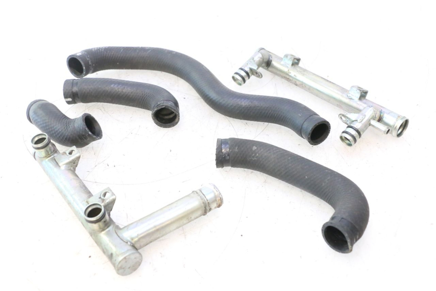 photo de TUBO DEL RADIATORE KAWASAKI ZZR 600 (1995 - 2004) - Vista principale