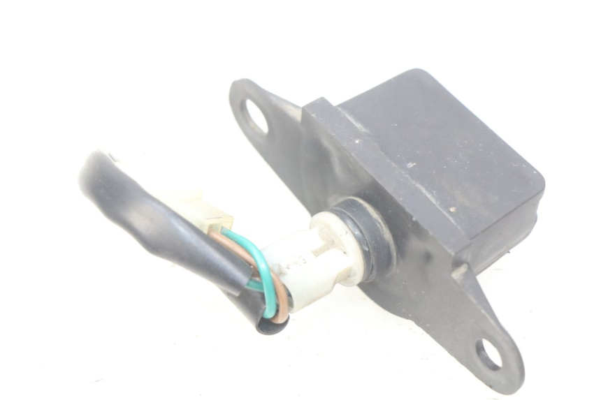 photo de ILLUMINAZIONE TARGA HONDA FES PANTHEON 2T 125 (1998 - 2002) - Zoom sullo stato d'uso