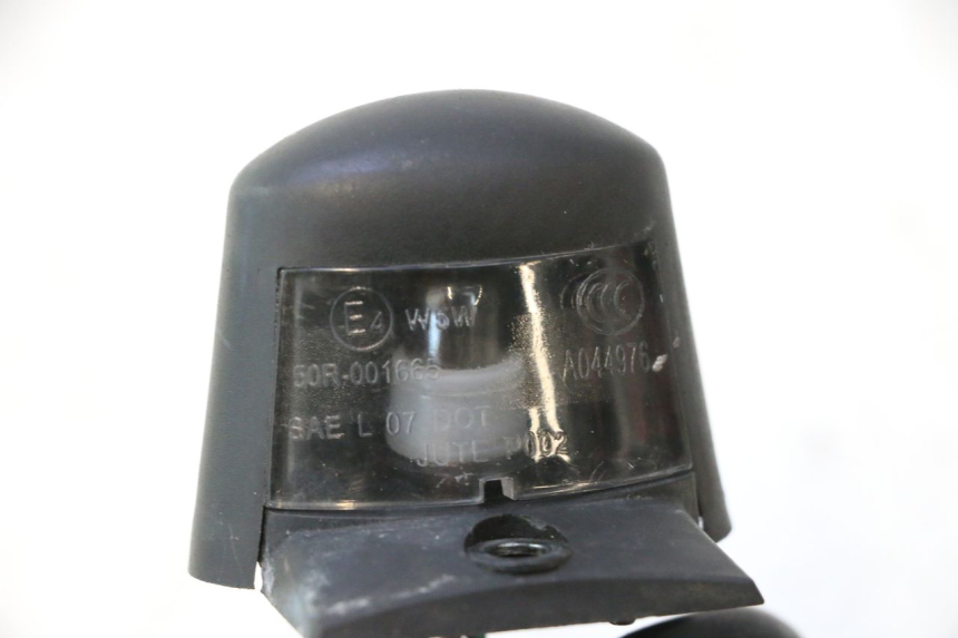 photo de ILLUMINAZIONE TARGA PEUGEOT KISBEE 4T 50 (2018 - 2022) - Primo piano tecnico