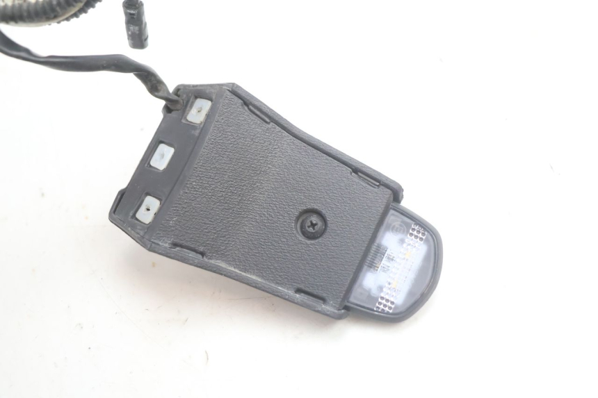 photo de LUCE TARGA PIAGGIO MP3 HPE 530 (2022 - 2026) - Zoom sullo stato d'uso