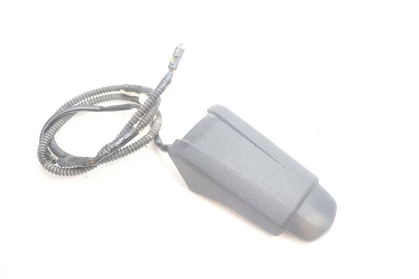 photo de LUCE TARGA PIAGGIO MP3 HPE 530 (2022 - 2026) - Altra angolazione