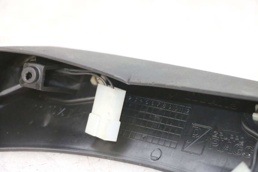 photo de LUCE TARGA PIAGGIO MP3 LT 300 (2010 - 2016) - Zoom sullo stato d'uso
