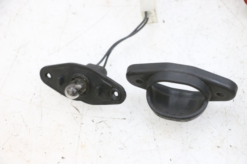 photo de LUCE TARGA PIAGGIO MP3 500 (2016 - 2018) - Primo piano tecnico