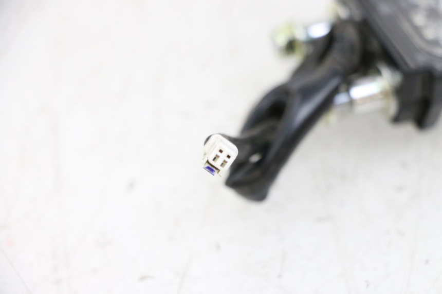 photo de LUCE TARGA YAMAHA NEO'S CORE 1 (2022 - 2026) - Zoom sullo stato d'uso