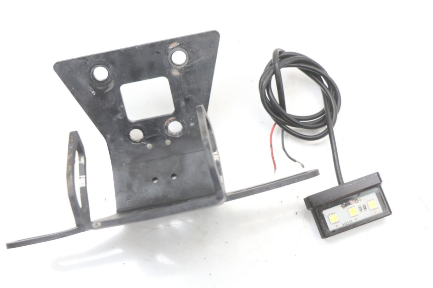 photo de LUCE TARGA KAWASAKI NINJA 400 (2018 - 2023) - Zoom sullo stato d'uso