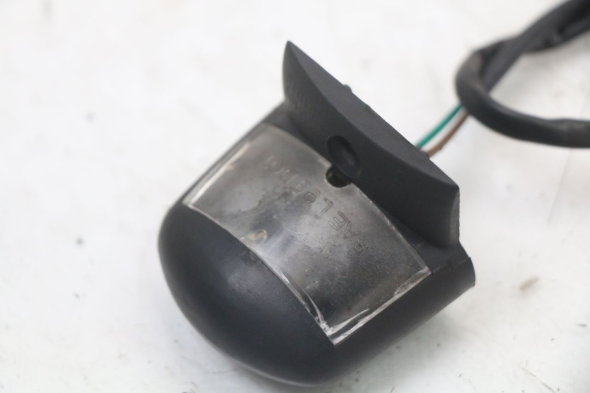 photo de LUCE TARGA PEUGEOT SATELIS 125 (2010 - 2012) - Zoom sullo stato d'uso