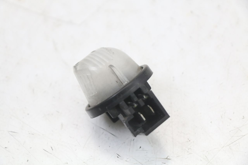 photo de LUCE TARGA SUZUKI BURGMAN 125 (2018 - 2021) - Altra angolazione