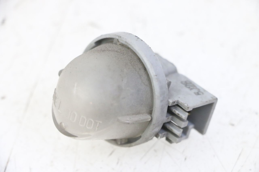 photo de Illuminazione della targa SUZUKI UH BURGMAN 125 (2002 - 2006) - Altra angolazione