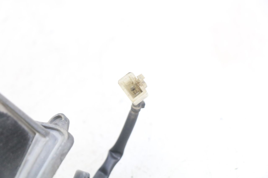 photo de ILLUMINAZIONE TARGA PIAGGIO X9 EVOLUTION 125 (2003 - 2007) - Zoom sullo stato d'uso