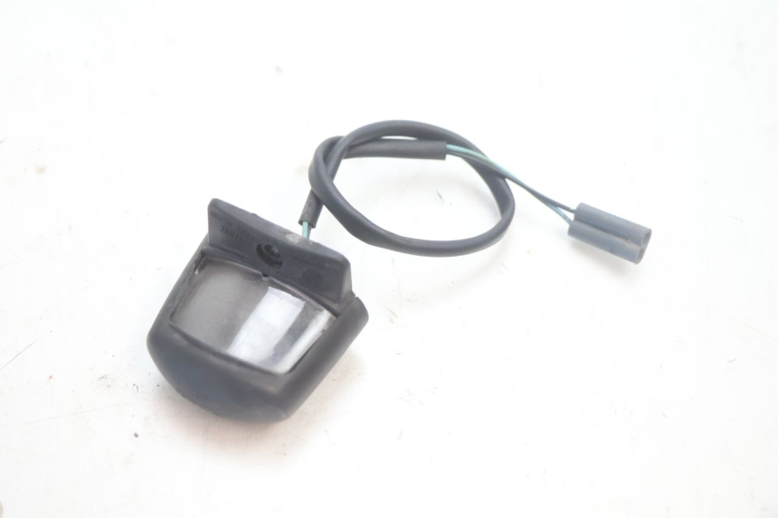 photo de ILLUMINAZIONE TARGA YAMAHA YP MAJESTY 125 (2007 - 2010) - Primo piano tecnico