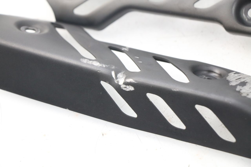 photo de FIANCHETTI RADIATORE MV AGUSTA BRUTALE R WALLY 910 (2008 - 2008) - Zoom sullo stato d'uso