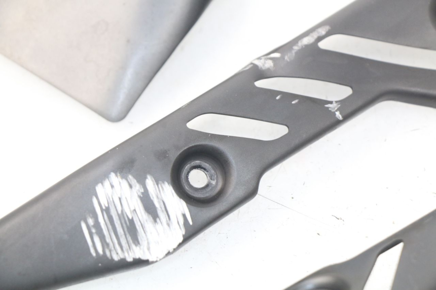 photo de FIANCHETTI RADIATORE MV AGUSTA BRUTALE R WALLY 910 (2008 - 2008) - Vista d'insieme del prodotto